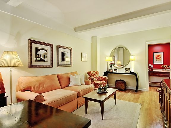 2nd image of 12 W 72nd St APT 9E