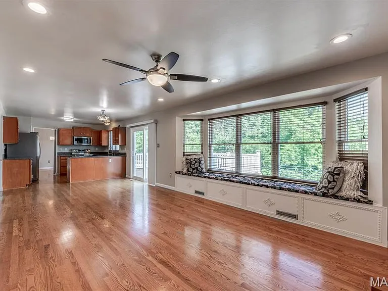 340 Emmanuel Ct — Photo 24