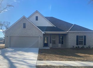 15 Bear Point Way, Long Beach, MS 39560