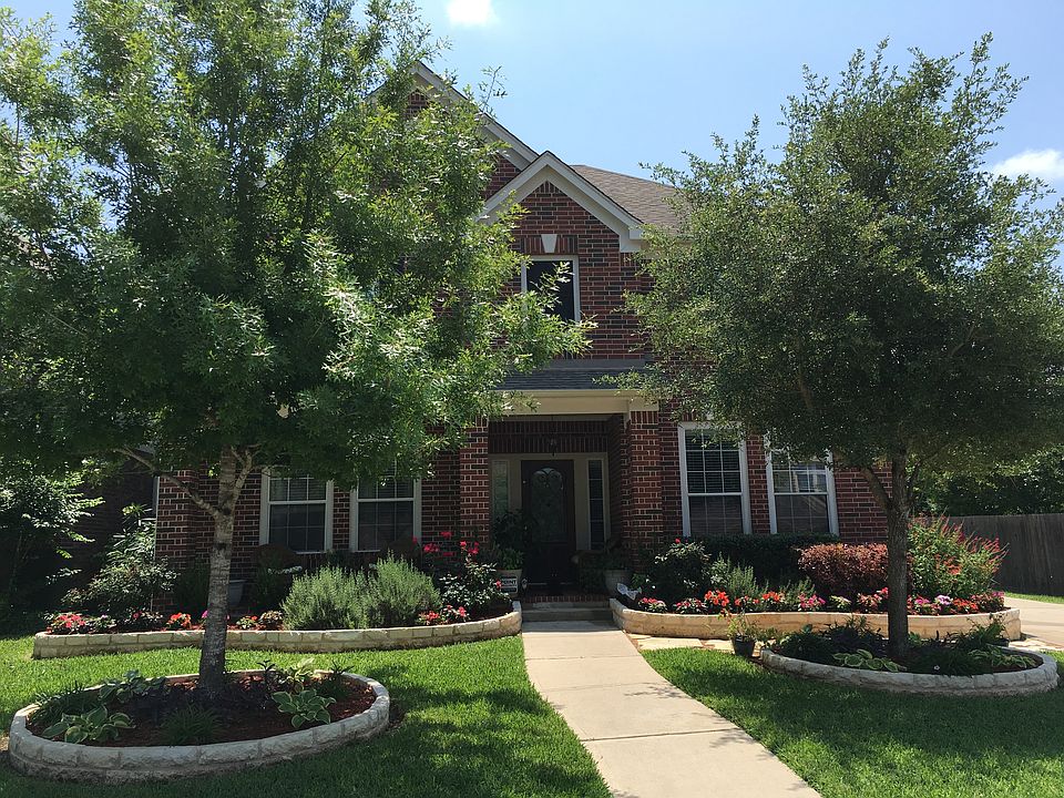 1st image of 1105 Bethpage Dr