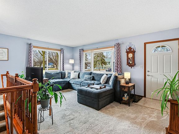 4th image of 5024 Campanaro Ln