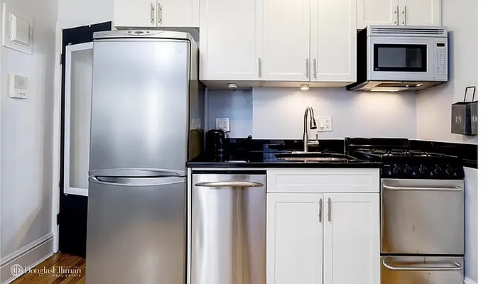 Rented by Douglas Elliman | media 8