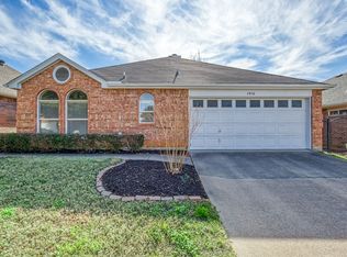 1916 Pine Ridge Dr, Bedford, TX 76021