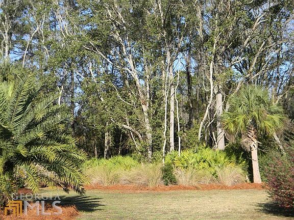 3rd image of 100 Riverfront Cir