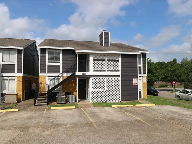 12659 Ashford Meadow Dr #C — Photo 2