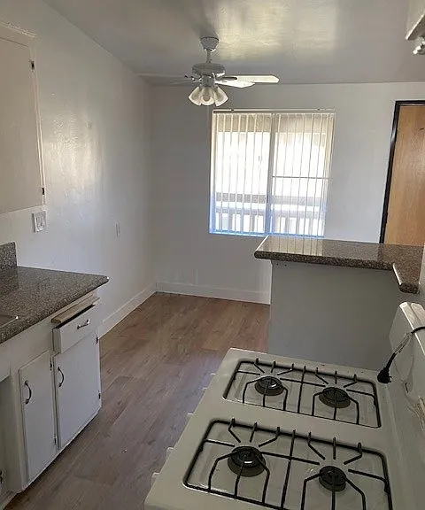 123 W 12th St (Beacon Harbor View, LLC) — Photo 8