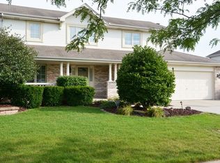 2746 Bluestone Bay Dr, New Lenox, IL 60451