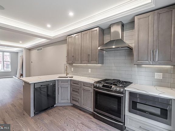 3rd image of 2233 Kimball St