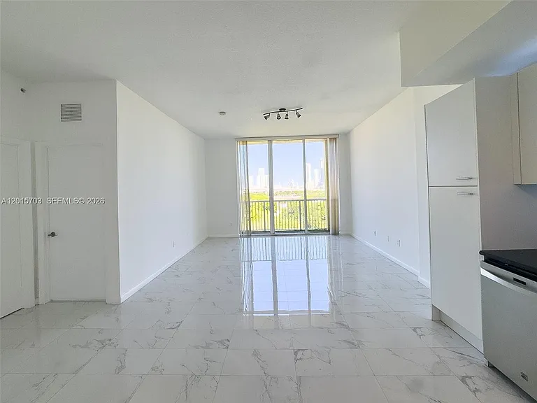 1350 NW 8th Ct #Penthouse 7 — Photo 6