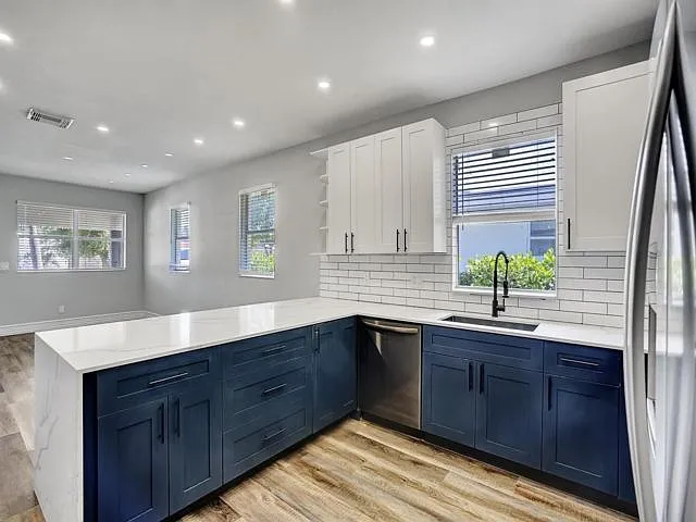 724 SW 9th St — Photo 14