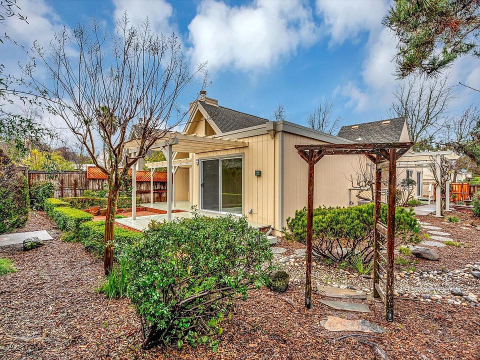 1st image of 774 Crocus Drive