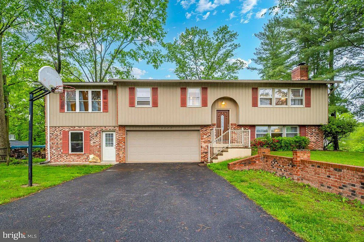 18222 Candlewood Ln photo 1