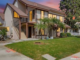 4881 Vista Dr