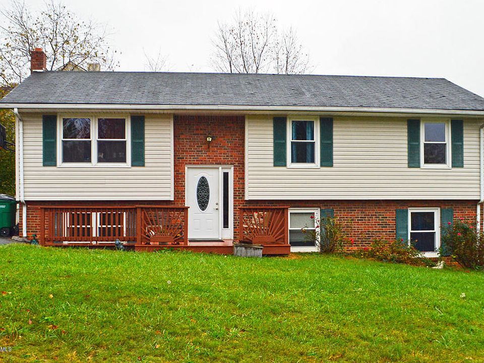 1st image of 595 Hemlock St