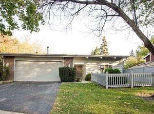 528 Carlsbad Trl, Roselle, IL