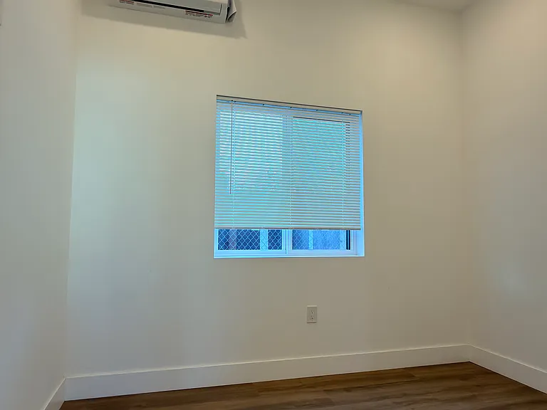 1018 Cedar Brk #C — Photo 9