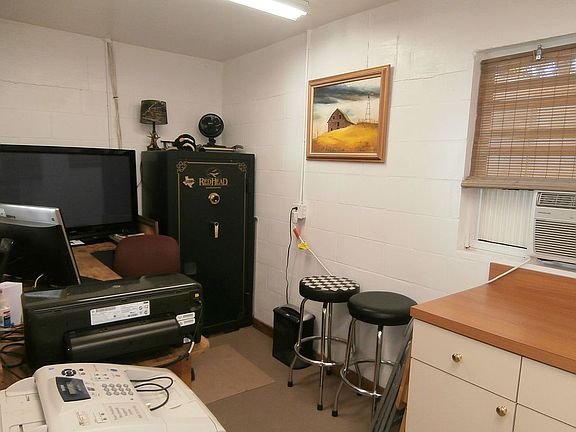 2nd image of 2038 Wallace Blvd