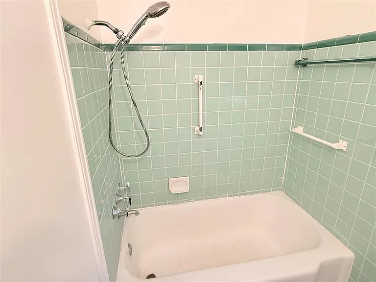 4935 Emerson Ave S — Photo 18