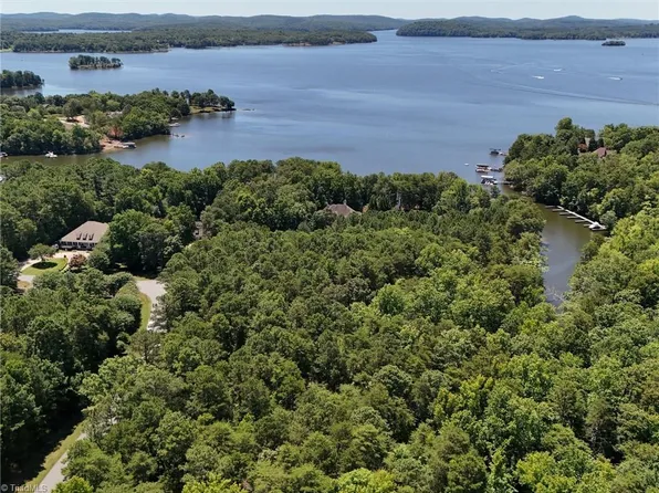 121 Badin View Dr #67, New London, NC 28127