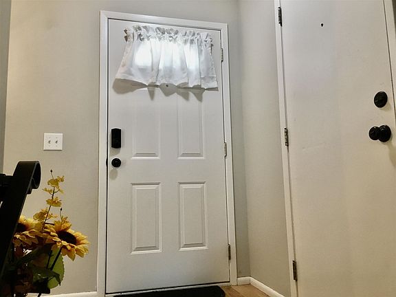 3rd image of 5334 S Oak Ave