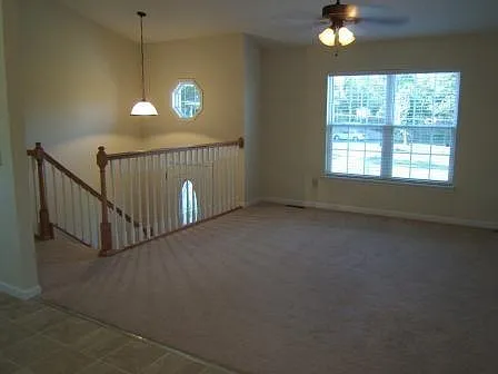 3 bed, 1300 sqft, $1,900 — Photo 4