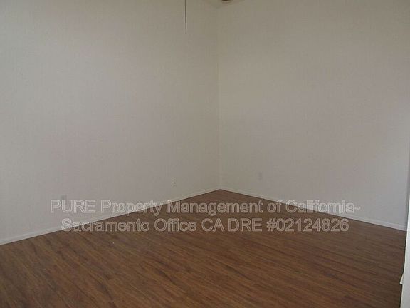 3rd image of 46 Lanyard Ct