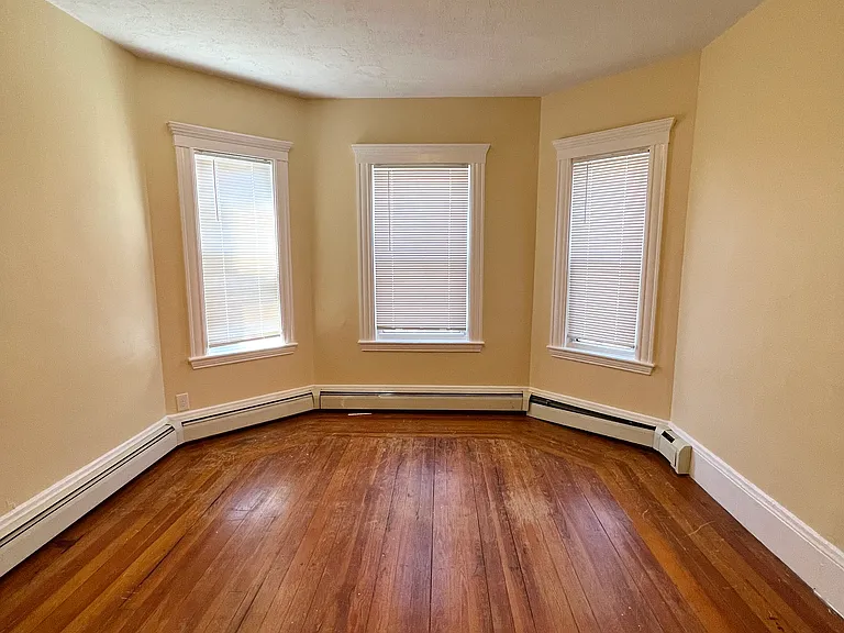 225 Holland St #3 — Photo 9