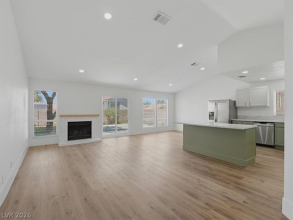 5th image of 2802 Barrel Cactus Dr