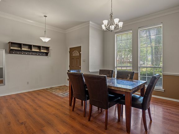 5th image of 3715 Dahlia Dr