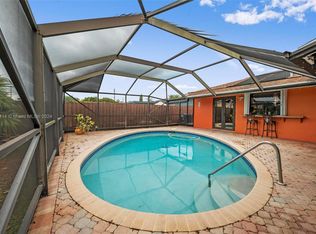 8960 NW 21st Ct, Pembroke Pines, FL 33024