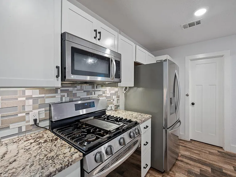712 Ruby Isle Dr — Photo 7