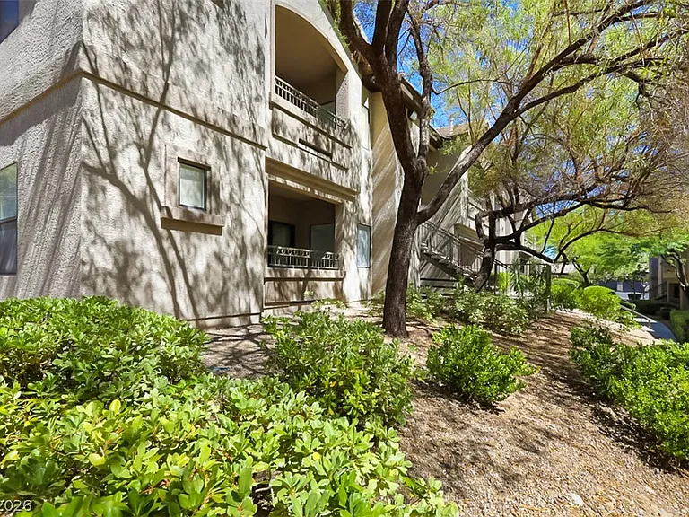 8250 N Grand Canyon Dr #1137 — Photo 4