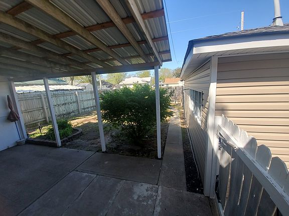 5th image of 320 N Boggs Ave