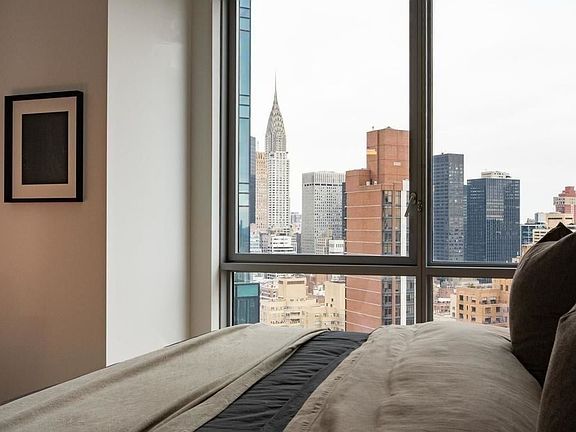 5th image of 160 Madison Ave APT 33F