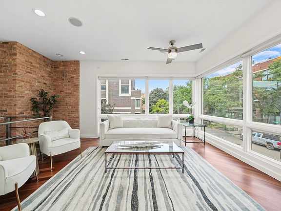 4th image of 2259 W Wabansia Ave APT 210