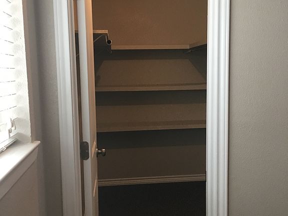 walk in closet!!