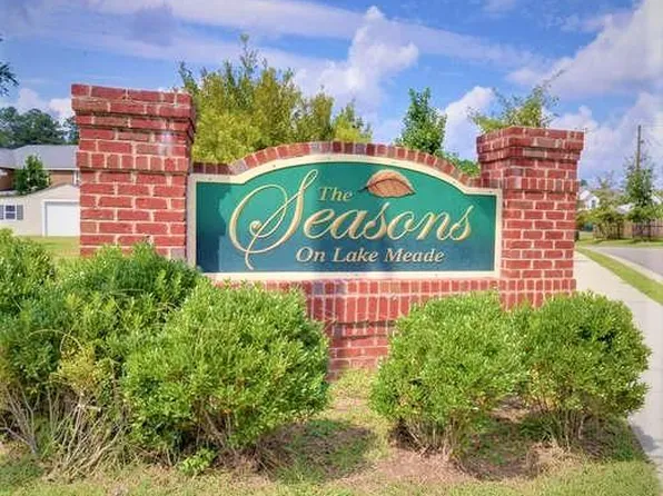 200 Seasons Cir, Suffolk, VA 23434