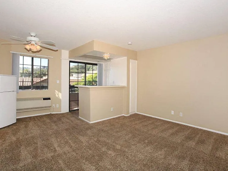 Savoy West Apartments — Photo 38