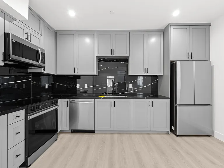 3019 Somerset Dr — Photo 9