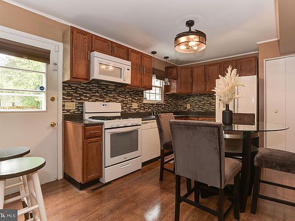 3rd image of 430 Ellwell Ct #1A3