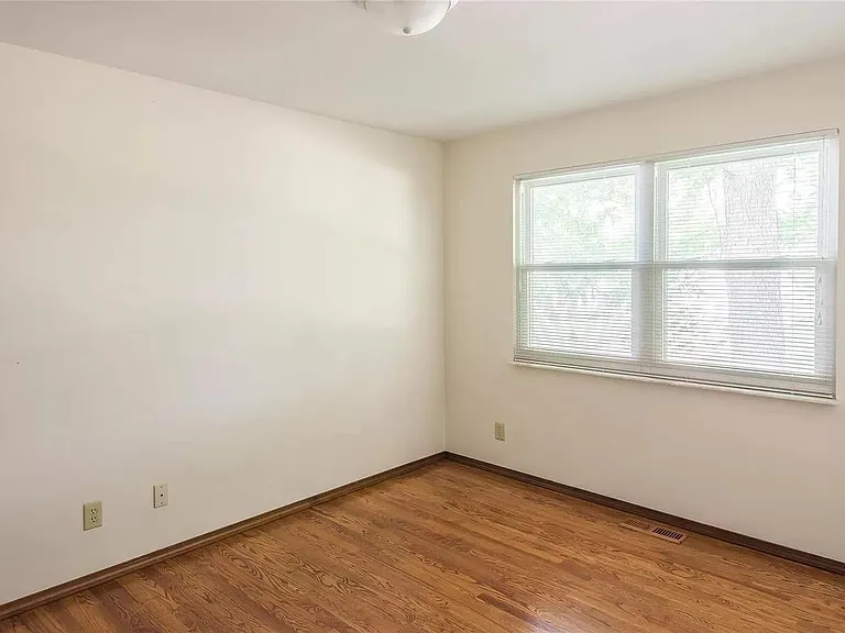 826 Judson Manor Dr — Photo 17