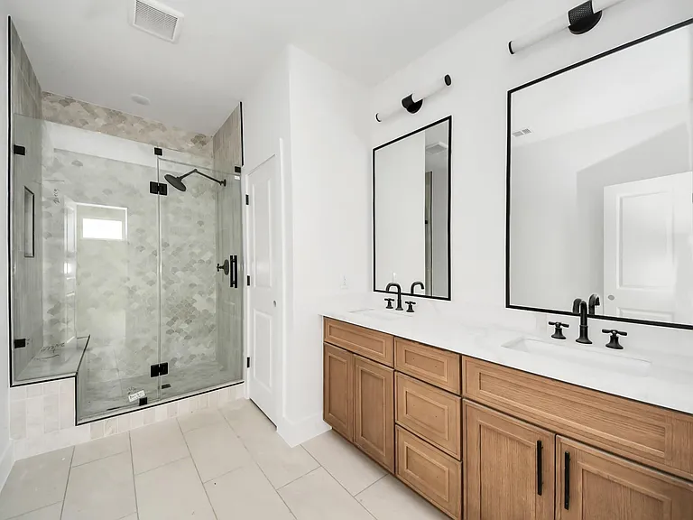 8206 Colonial Ln #A — Photo 25