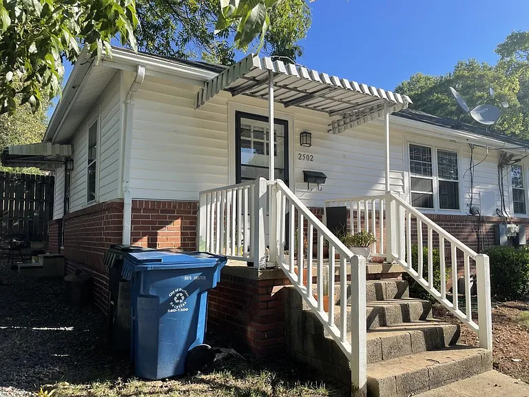 2502 Green St — Photo 1