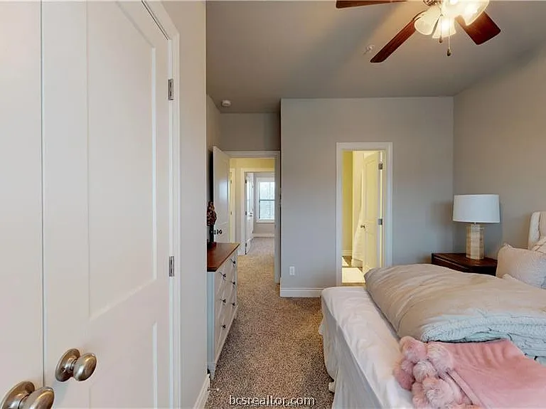 604 Clay St — Photo 16