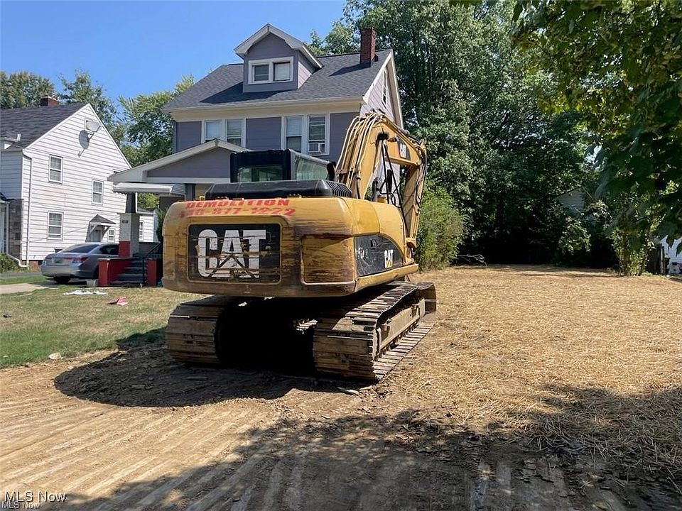 2nd image of 1005 Woodview Rd