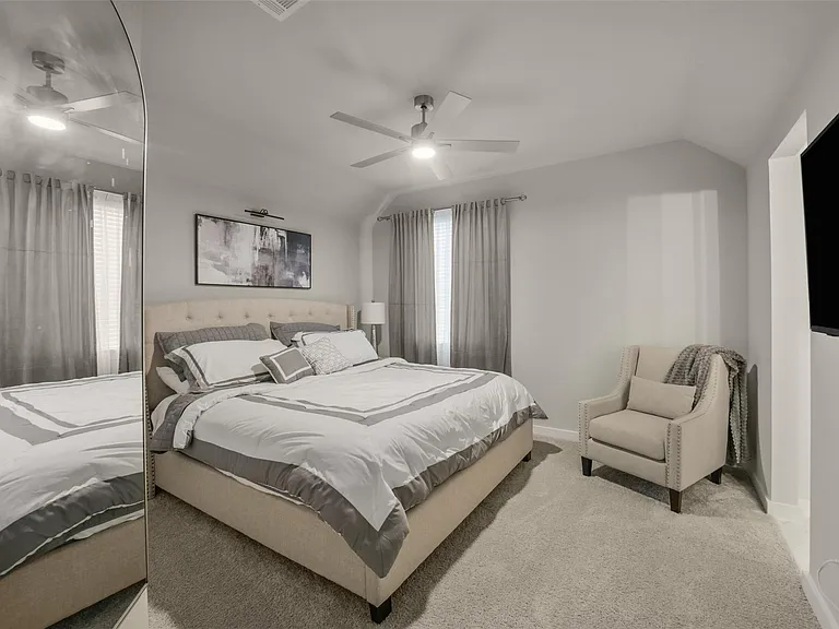 23610 Iris Field Ct — Photo 32