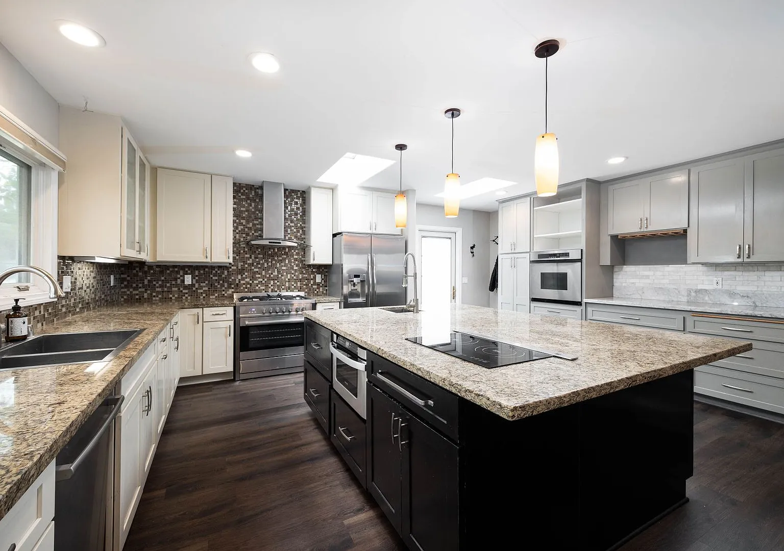 Gorgeous 4 bedroom Carlsbad Oasis! — Photo 1