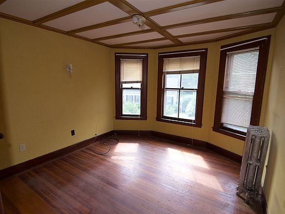 5th image of 230 Nelson Ave