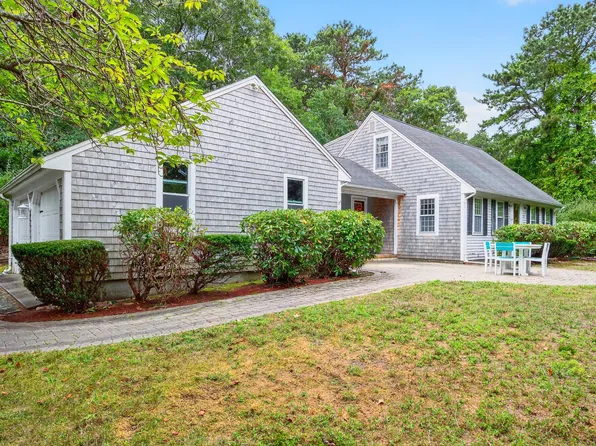 17 Nottingham Drive, Yarmouth Port, MA 02675