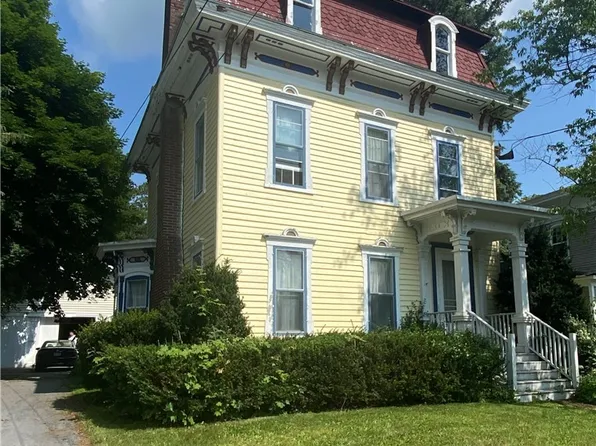 13 Salina St, Lacona, NY 13083